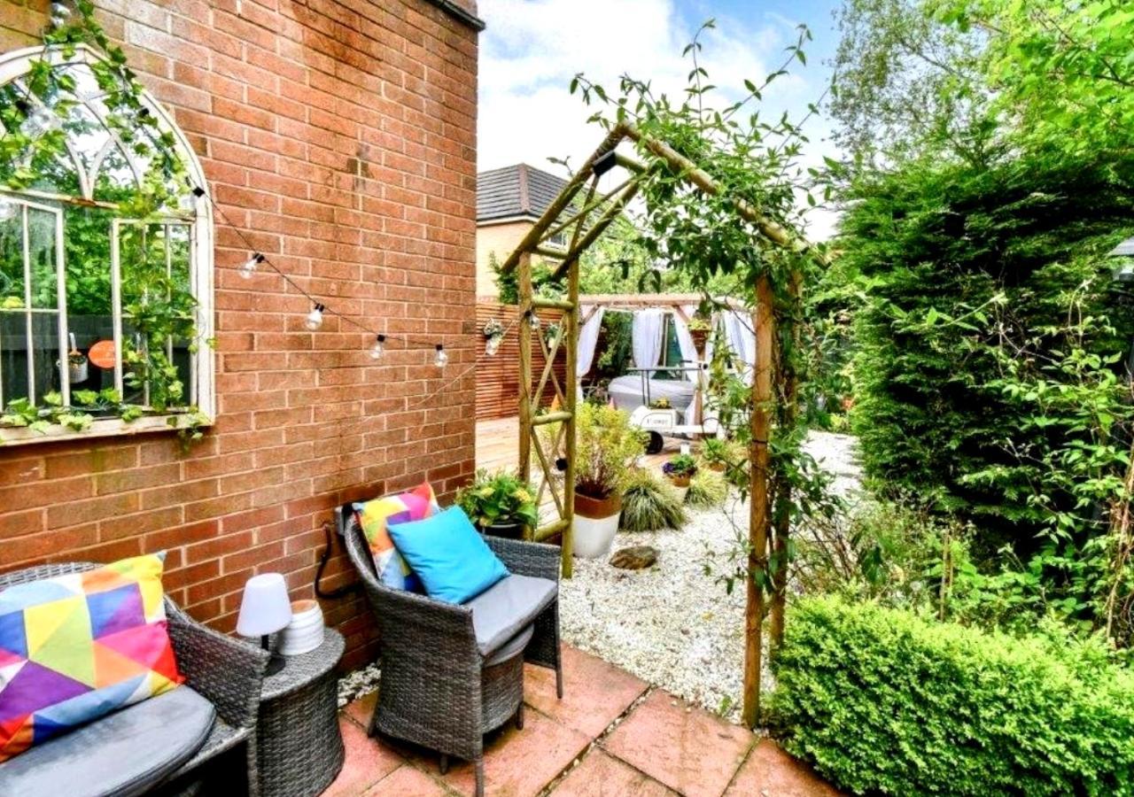 Appartement Cosy Garden Flat, Private Hot Tub & Four Poster Bed à York Extérieur photo