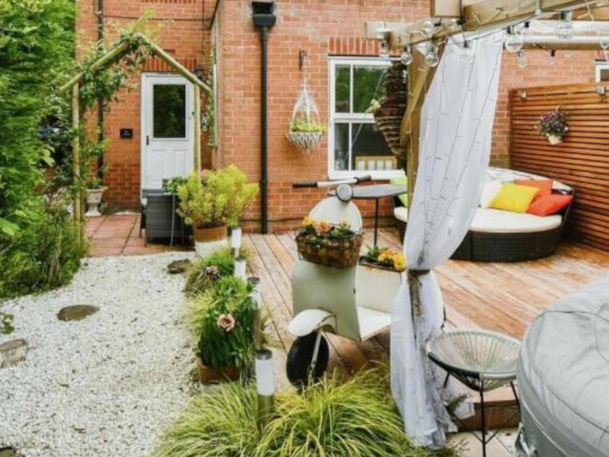 Appartement Cosy Garden Flat, Private Hot Tub & Four Poster Bed à York Extérieur photo